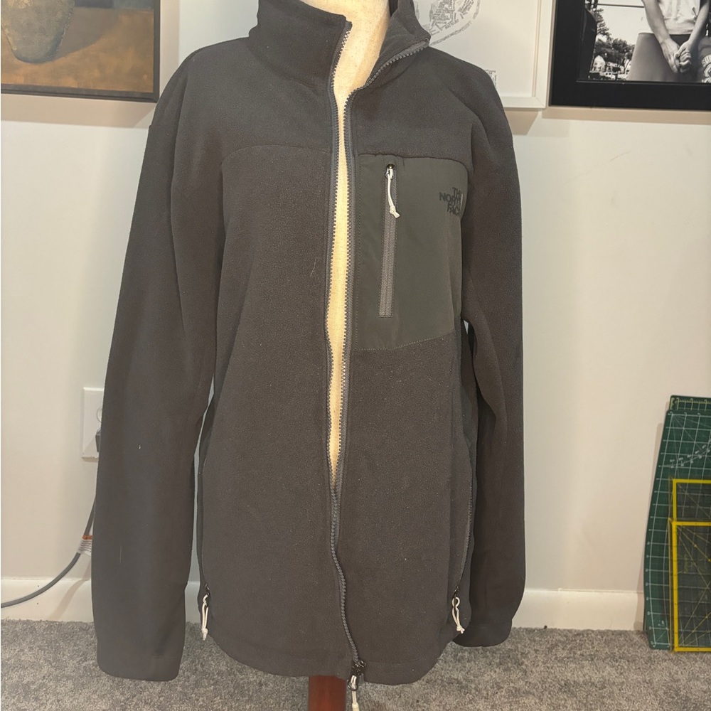 North Face dark grey fleece men’s jacket